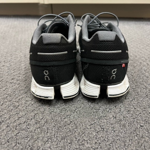 On cloud’s - Picture 3 of 7